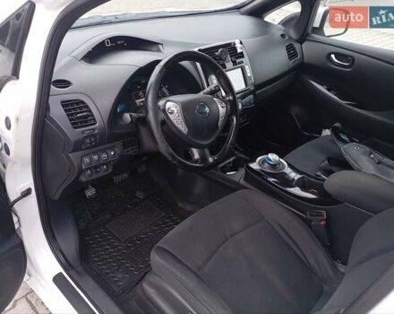 Білий Ніссан Ліф, об'ємом двигуна 0 л та пробігом 123 тис. км за 5800 $, фото 4 на Automoto.ua