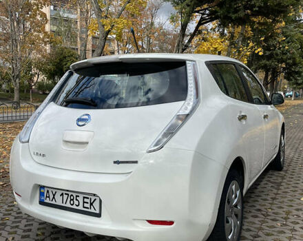 Белый Ниссан Лиф, объемом двигателя 0 л и пробегом 139 тыс. км за 7300 $, фото 4 на Automoto.ua