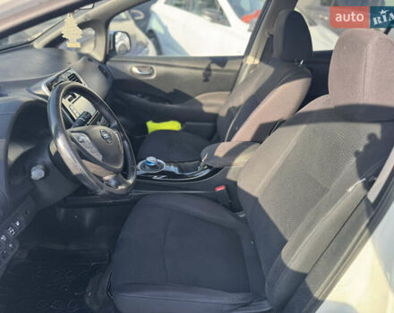 Белый Ниссан Лиф, объемом двигателя 0 л и пробегом 49 тыс. км за 7500 $, фото 5 на Automoto.ua