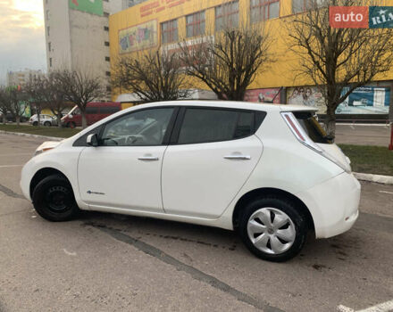 Белый Ниссан Лиф, объемом двигателя 0 л и пробегом 185 тыс. км за 7500 $, фото 5 на Automoto.ua