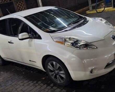 Білий Ніссан Ліф, об'ємом двигуна 0 л та пробігом 217 тис. км за 10500 $, фото 20 на Automoto.ua