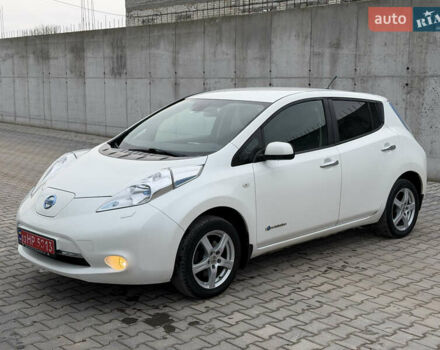 Білий Ніссан Ліф, об'ємом двигуна 0 л та пробігом 122 тис. км за 6200 $, фото 8 на Automoto.ua