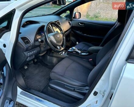 Белый Ниссан Лиф, объемом двигателя 0 л и пробегом 141 тыс. км за 10500 $, фото 8 на Automoto.ua