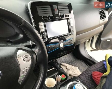 Белый Ниссан Лиф, объемом двигателя 0 л и пробегом 130 тыс. км за 7500 $, фото 13 на Automoto.ua