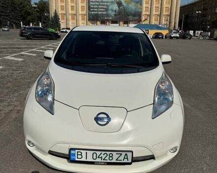 Белый Ниссан Лиф, объемом двигателя 0 л и пробегом 119 тыс. км за 5900 $, фото 7 на Automoto.ua