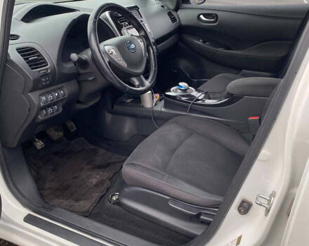 Белый Ниссан Лиф, объемом двигателя 0 л и пробегом 90 тыс. км за 6700 $, фото 8 на Automoto.ua