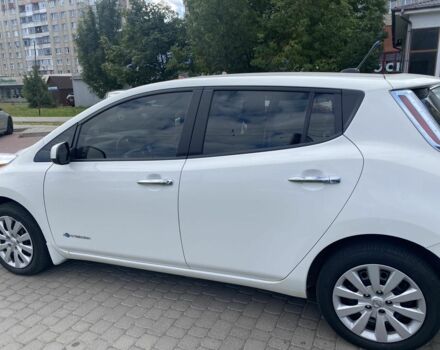 Білий Ніссан Ліф, об'ємом двигуна 0 л та пробігом 87 тис. км за 7400 $, фото 2 на Automoto.ua