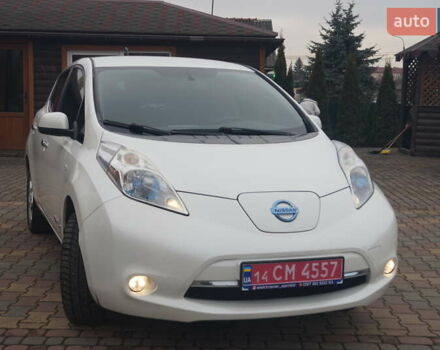 Білий Ніссан Ліф, об'ємом двигуна 0 л та пробігом 138 тис. км за 5888 $, фото 3 на Automoto.ua