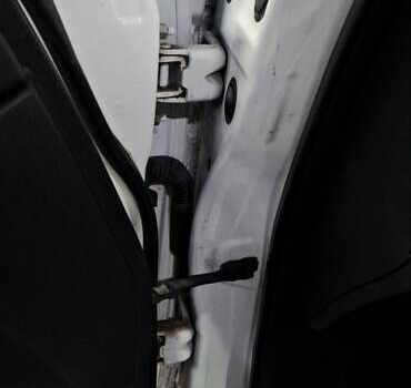 Білий Ніссан Ліф, об'ємом двигуна 0 л та пробігом 217 тис. км за 10500 $, фото 11 на Automoto.ua