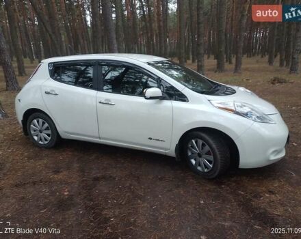 Белый Ниссан Лиф, объемом двигателя 0 л и пробегом 129 тыс. км за 7200 $, фото 10 на Automoto.ua