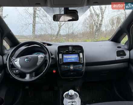 Білий Ніссан Ліф, об'ємом двигуна 0 л та пробігом 122 тис. км за 6200 $, фото 12 на Automoto.ua