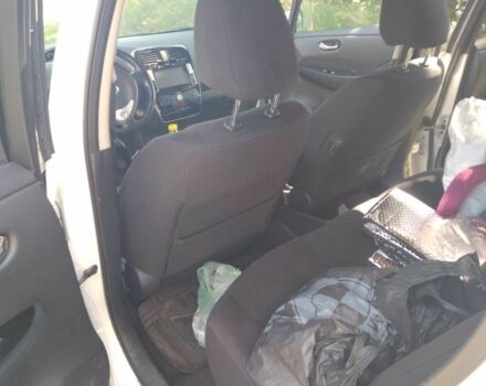 Белый Ниссан Лиф, объемом двигателя 0 л и пробегом 181 тыс. км за 7000 $, фото 7 на Automoto.ua