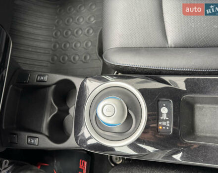 Белый Ниссан Лиф, объемом двигателя 0 л и пробегом 283 тыс. км за 5200 $, фото 14 на Automoto.ua