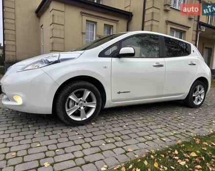 Белый Ниссан Лиф, объемом двигателя 0 л и пробегом 132 тыс. км за 5300 $, фото 23 на Automoto.ua