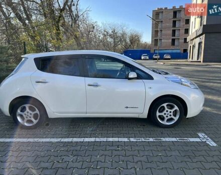 Белый Ниссан Лиф, объемом двигателя 0 л и пробегом 98 тыс. км за 6200 $, фото 3 на Automoto.ua