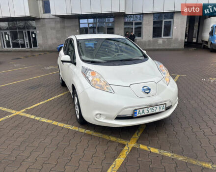 Белый Ниссан Лиф, объемом двигателя 0 л и пробегом 120 тыс. км за 7500 $, фото 2 на Automoto.ua