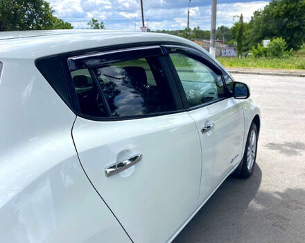 Белый Ниссан Лиф, объемом двигателя 0 л и пробегом 115 тыс. км за 6100 $, фото 4 на Automoto.ua