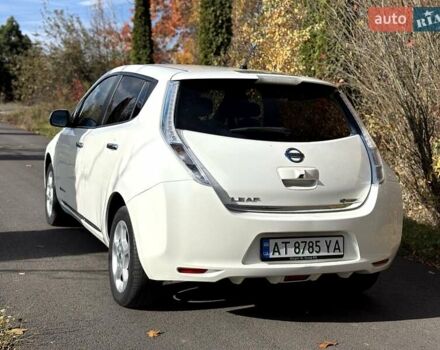 Белый Ниссан Лиф, объемом двигателя 0 л и пробегом 155 тыс. км за 5555 $, фото 6 на Automoto.ua