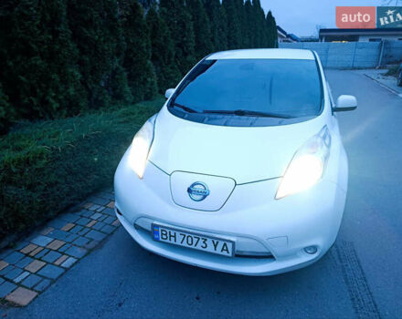 Белый Ниссан Лиф, объемом двигателя 0 л и пробегом 164 тыс. км за 6500 $, фото 1 на Automoto.ua