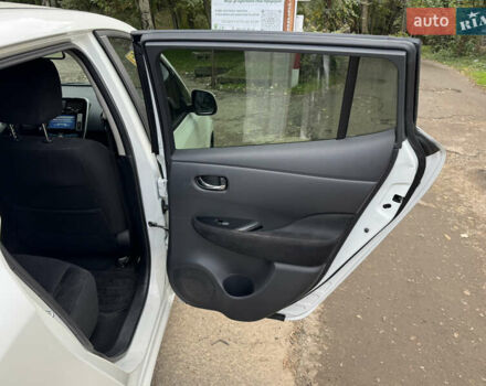 Белый Ниссан Лиф, объемом двигателя 0 л и пробегом 143 тыс. км за 5700 $, фото 15 на Automoto.ua