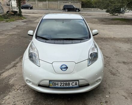 Белый Ниссан Лиф, объемом двигателя 0 л и пробегом 143 тыс. км за 5700 $, фото 1 на Automoto.ua