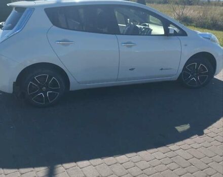 Белый Ниссан Лиф, объемом двигателя 0 л и пробегом 88 тыс. км за 7500 $, фото 7 на Automoto.ua