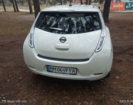Белый Ниссан Лиф, объемом двигателя 0 л и пробегом 129 тыс. км за 7200 $, фото 1 на Automoto.ua