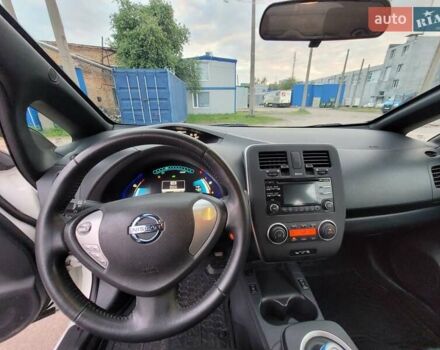 Белый Ниссан Лиф, объемом двигателя 0 л и пробегом 56 тыс. км за 7400 $, фото 10 на Automoto.ua