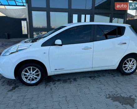 Белый Ниссан Лиф, объемом двигателя 0 л и пробегом 240 тыс. км за 5500 $, фото 2 на Automoto.ua