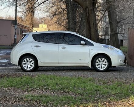 Белый Ниссан Лиф, объемом двигателя 0 л и пробегом 81 тыс. км за 6900 $, фото 1 на Automoto.ua