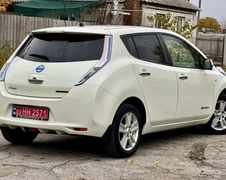 Белый Ниссан Лиф, объемом двигателя 0 л и пробегом 140 тыс. км за 4950 $, фото 11 на Automoto.ua