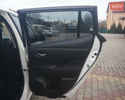 Білий Ніссан Ліф, об'ємом двигуна 0 л та пробігом 138 тис. км за 5888 $, фото 43 на Automoto.ua