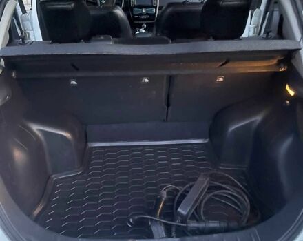 Белый Ниссан Лиф, объемом двигателя 0 л и пробегом 116 тыс. км за 5000 $, фото 9 на Automoto.ua