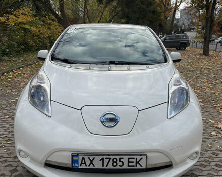 Белый Ниссан Лиф, объемом двигателя 0 л и пробегом 139 тыс. км за 7300 $, фото 1 на Automoto.ua