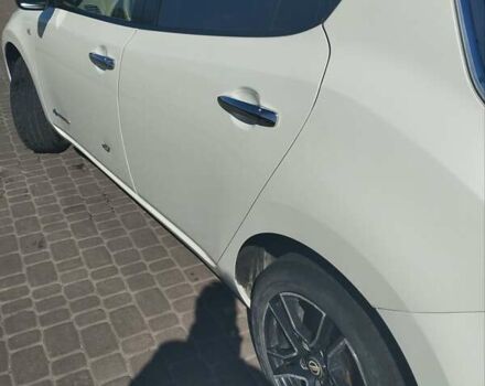 Белый Ниссан Лиф, объемом двигателя 0 л и пробегом 88 тыс. км за 7500 $, фото 2 на Automoto.ua