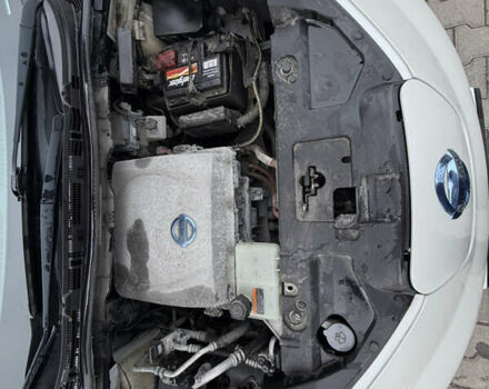 Білий Ніссан Ліф, об'ємом двигуна 0 л та пробігом 122 тис. км за 6200 $, фото 21 на Automoto.ua