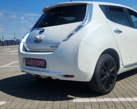 Белый Ниссан Лиф, объемом двигателя 0 л и пробегом 137 тыс. км за 6500 $, фото 10 на Automoto.ua