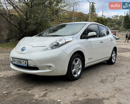 Белый Ниссан Лиф, объемом двигателя 0 л и пробегом 143 тыс. км за 5700 $, фото 3 на Automoto.ua