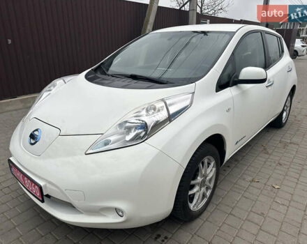 Білий Ніссан Ліф, об'ємом двигуна 0 л та пробігом 67 тис. км за 6999 $, фото 4 на Automoto.ua
