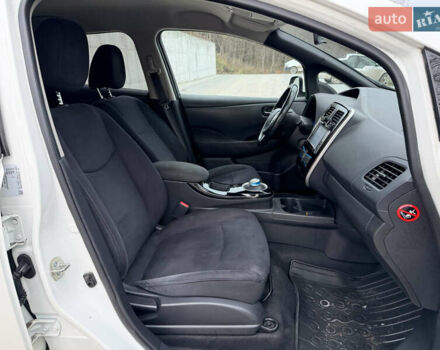 Білий Ніссан Ліф, об'ємом двигуна 0 л та пробігом 122 тис. км за 6200 $, фото 19 на Automoto.ua