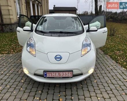 Белый Ниссан Лиф, объемом двигателя 0 л и пробегом 132 тыс. км за 5300 $, фото 10 на Automoto.ua