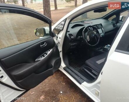 Белый Ниссан Лиф, объемом двигателя 0 л и пробегом 129 тыс. км за 7200 $, фото 16 на Automoto.ua