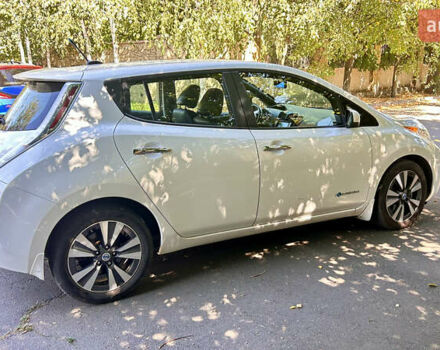 Білий Ніссан Ліф, об'ємом двигуна 0 л та пробігом 150 тис. км за 6800 $, фото 2 на Automoto.ua