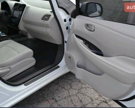 Белый Ниссан Лиф, объемом двигателя 0 л и пробегом 152 тыс. км за 6900 $, фото 11 на Automoto.ua