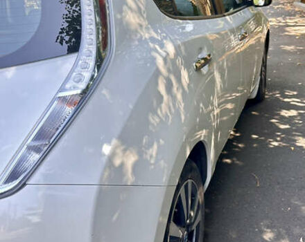 Білий Ніссан Ліф, об'ємом двигуна 0 л та пробігом 150 тис. км за 6800 $, фото 17 на Automoto.ua