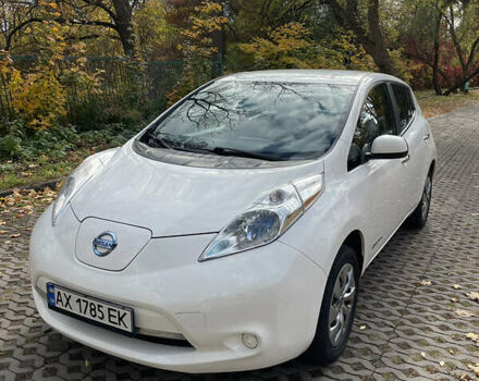 Белый Ниссан Лиф, объемом двигателя 0 л и пробегом 139 тыс. км за 7300 $, фото 8 на Automoto.ua