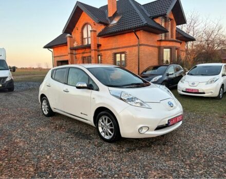 Белый Ниссан Лиф, объемом двигателя 0 л и пробегом 117 тыс. км за 6000 $, фото 2 на Automoto.ua