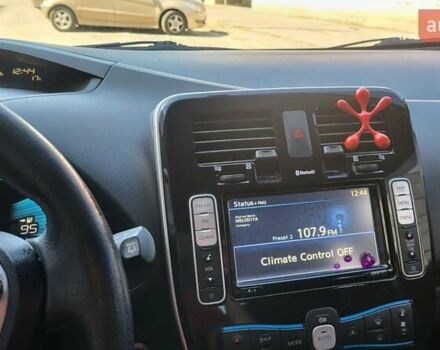 Білий Ніссан Ліф, об'ємом двигуна 0 л та пробігом 160 тис. км за 6100 $, фото 2 на Automoto.ua