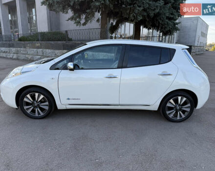 Белый Ниссан Лиф, объемом двигателя 0 л и пробегом 144 тыс. км за 7250 $, фото 10 на Automoto.ua