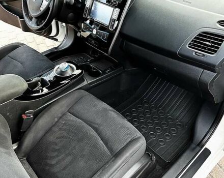 Білий Ніссан Ліф, об'ємом двигуна 0 л та пробігом 96 тис. км за 7950 $, фото 34 на Automoto.ua